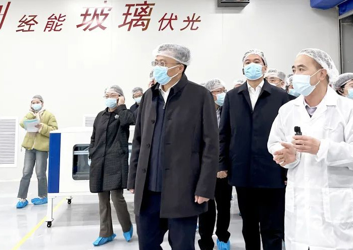 省市向导走进btt博天堂光伏调研异质结电池智能生产车间